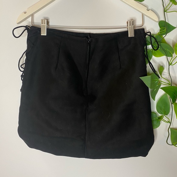 Mini skirt - Picture 2 of 2